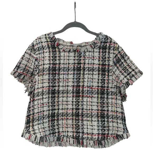 Cupcakes and Cashmere Emelda Cropped Tweed Short Sleeve Top - Picture 3 of 6